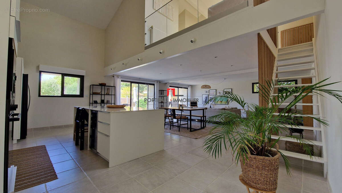 Maison à SAINT-ANDRE-DE-CUBZAC