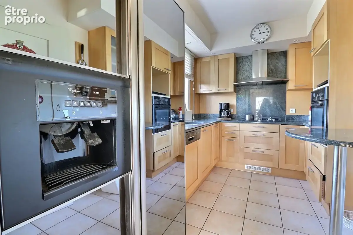 A vendre landerneau maison de 223 m2  5 chambres  sur terrain de 2250 m2 - photo 9