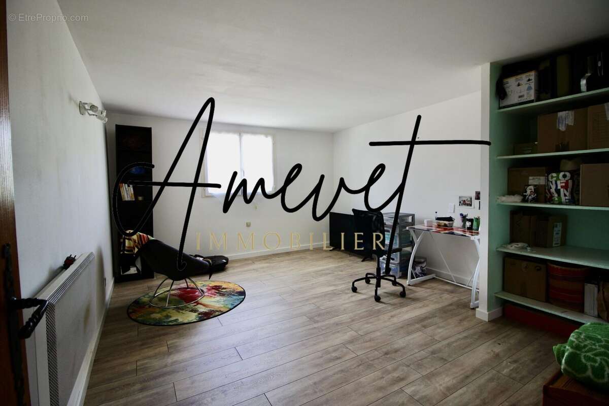 Maison 144 m² à Saint-Saturnin-Les-Avignon  - photo 8