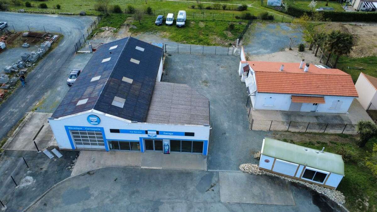 Autre à CHARRON
