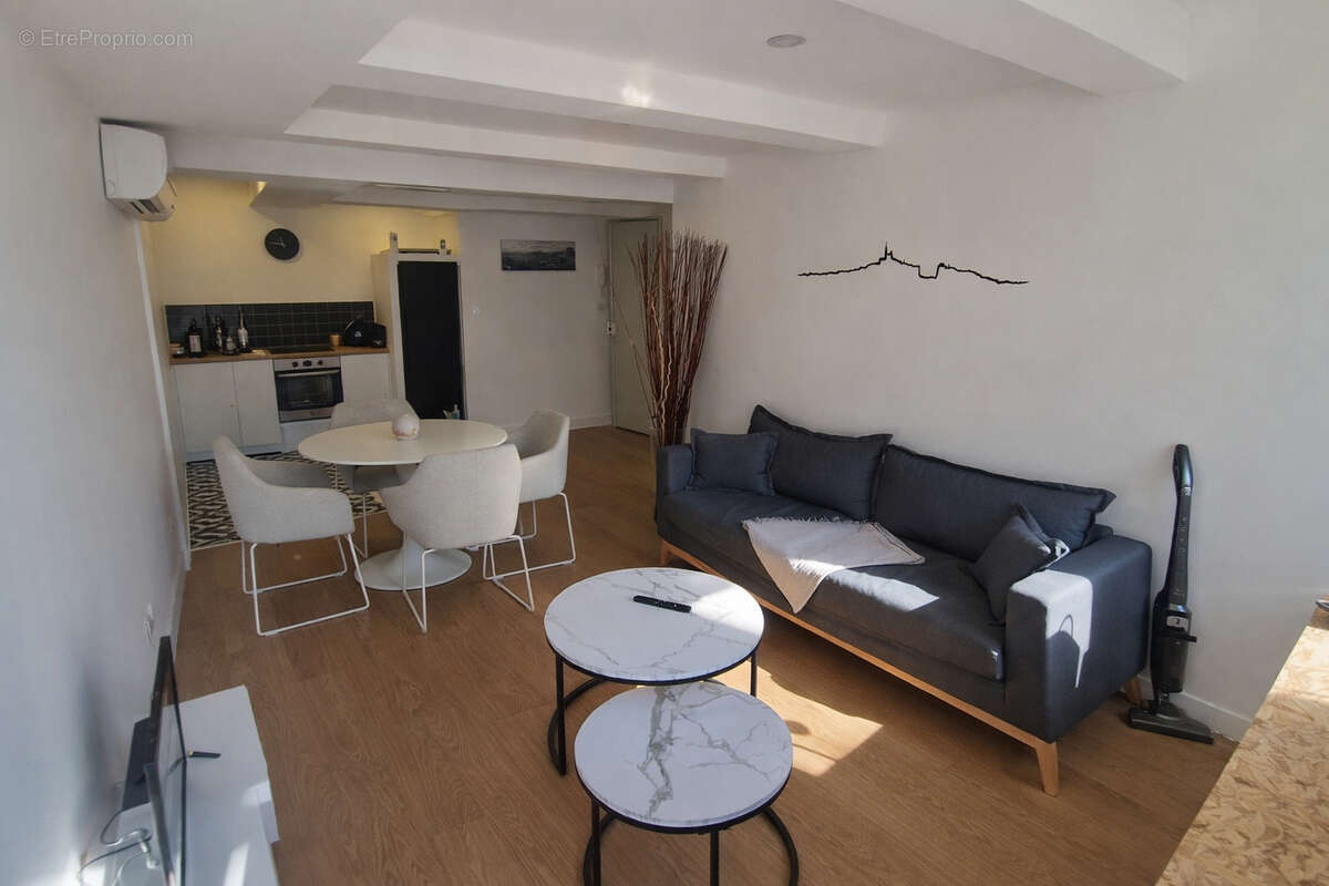 Appartement à MARSEILLE-6E