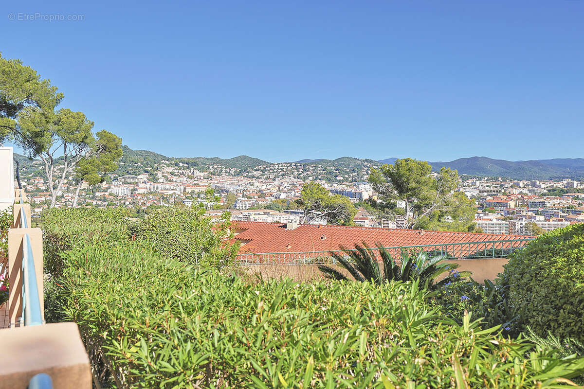 Appartement à HYERES