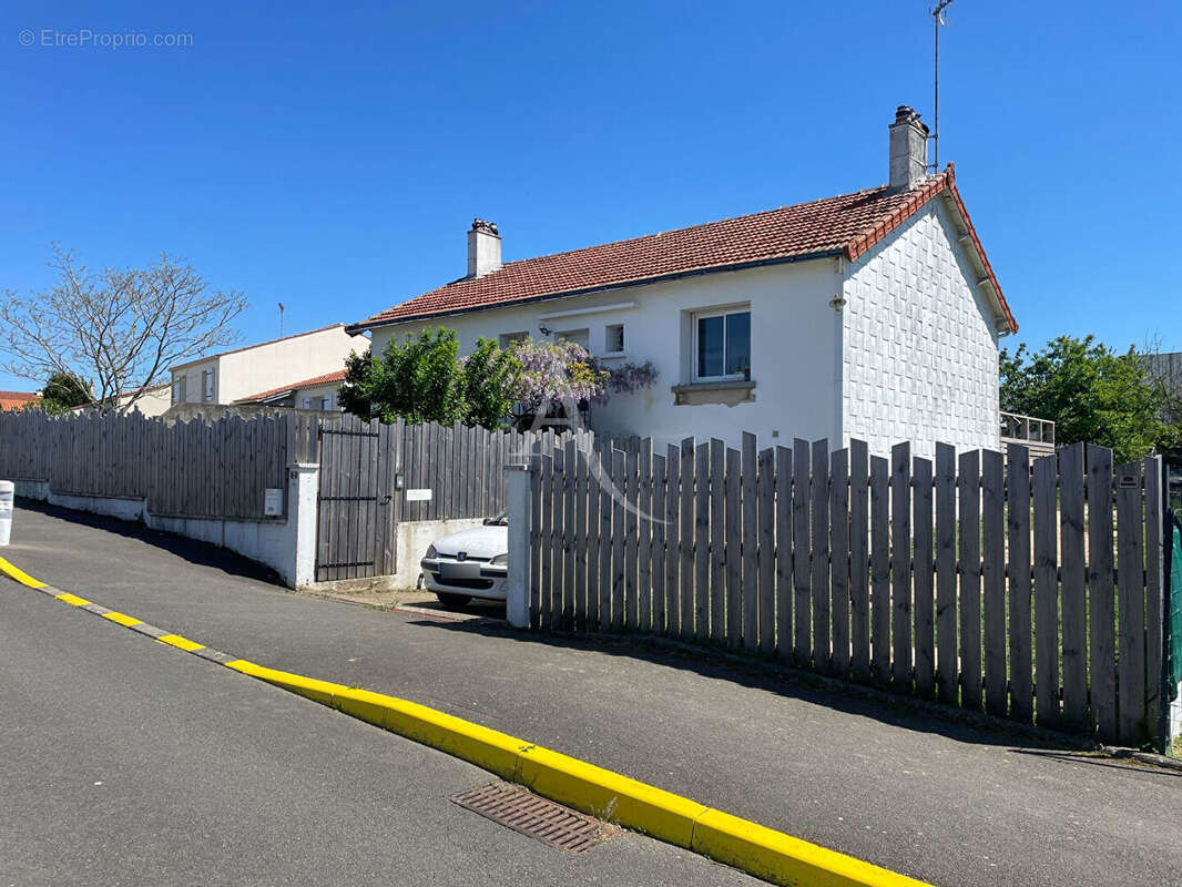 Maison à LA CHAPELLE-ACHARD