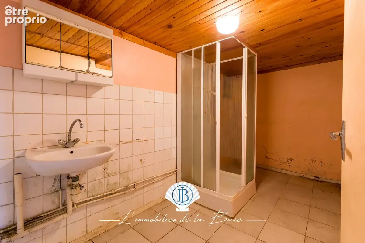 Maison en pierre à rénover avec terrain clos, à 1,8 km de Sables-d'Or-les-Pins - photo 7