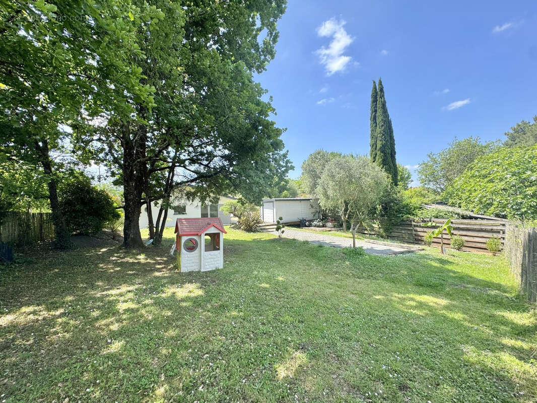 Maison à CAMBLANES-ET-MEYNAC