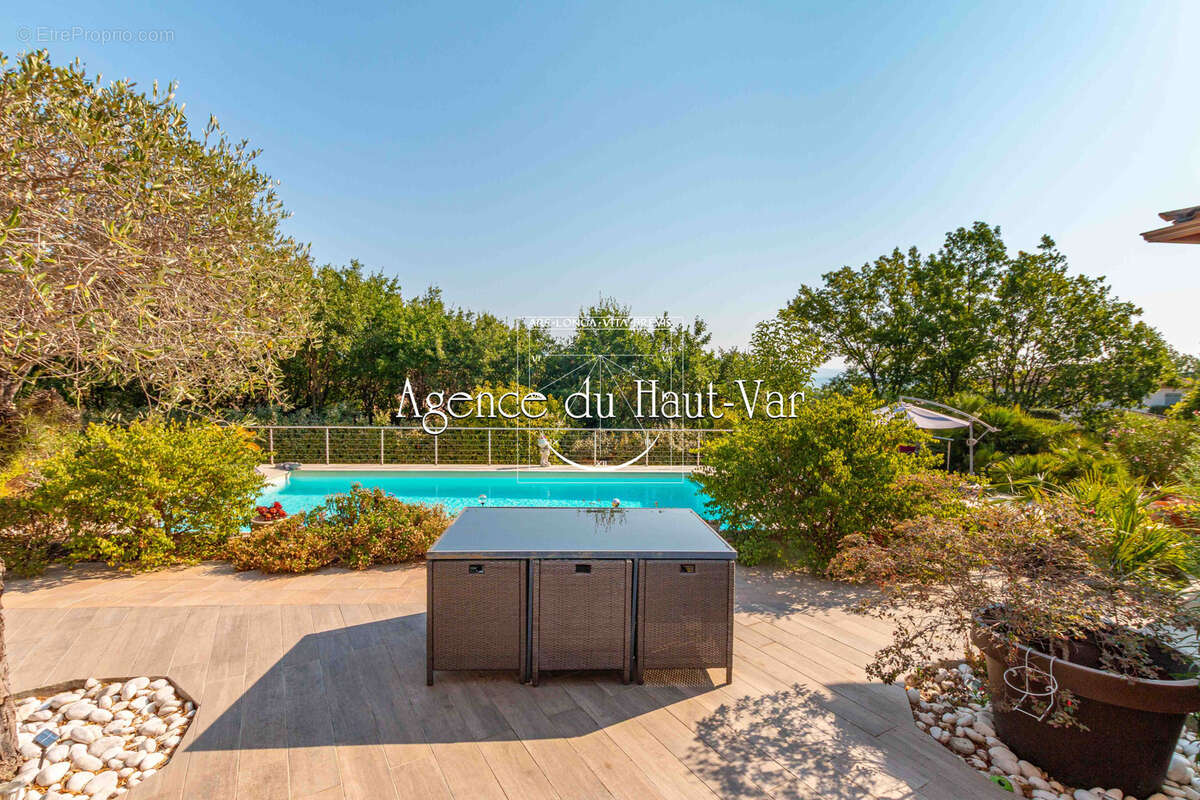 Villa 230m2 avec piscine, et jolie vue - photo 8