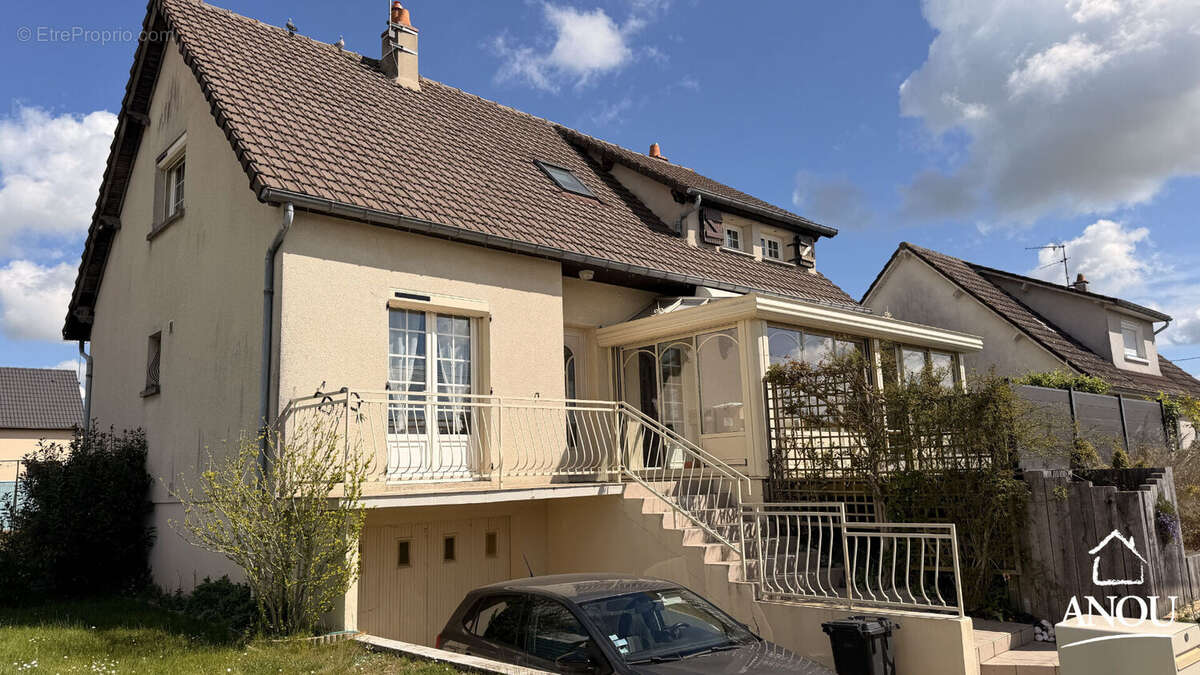 Maison à SAINT-DENIS-LES-PONTS