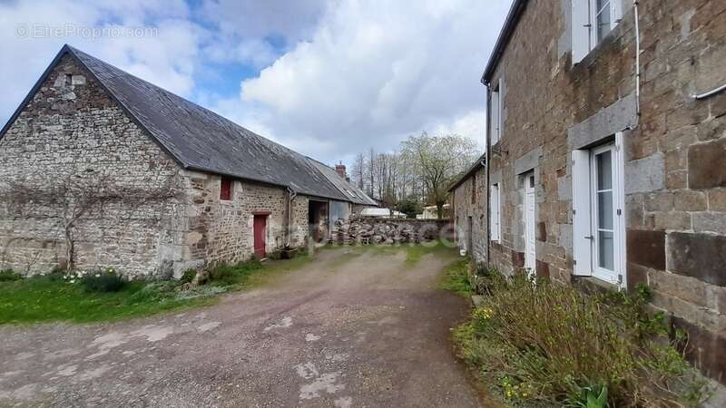 Maison à LOUGE-SUR-MAIRE
