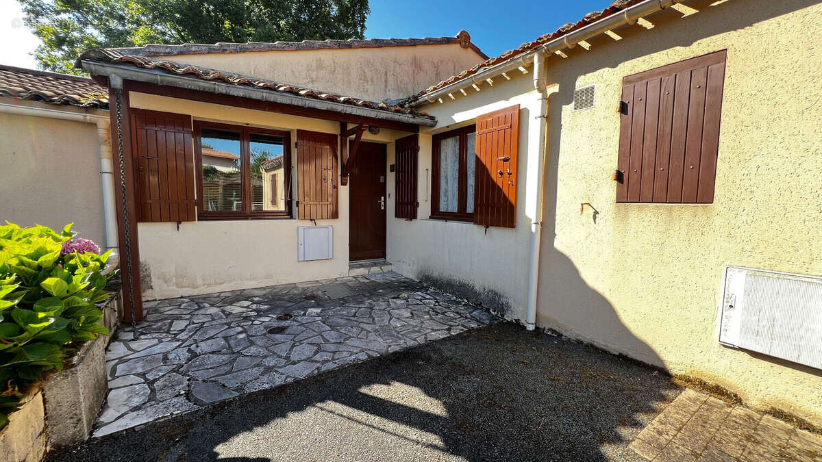 Maison à SAINT-GEORGES-DE-DIDONNE