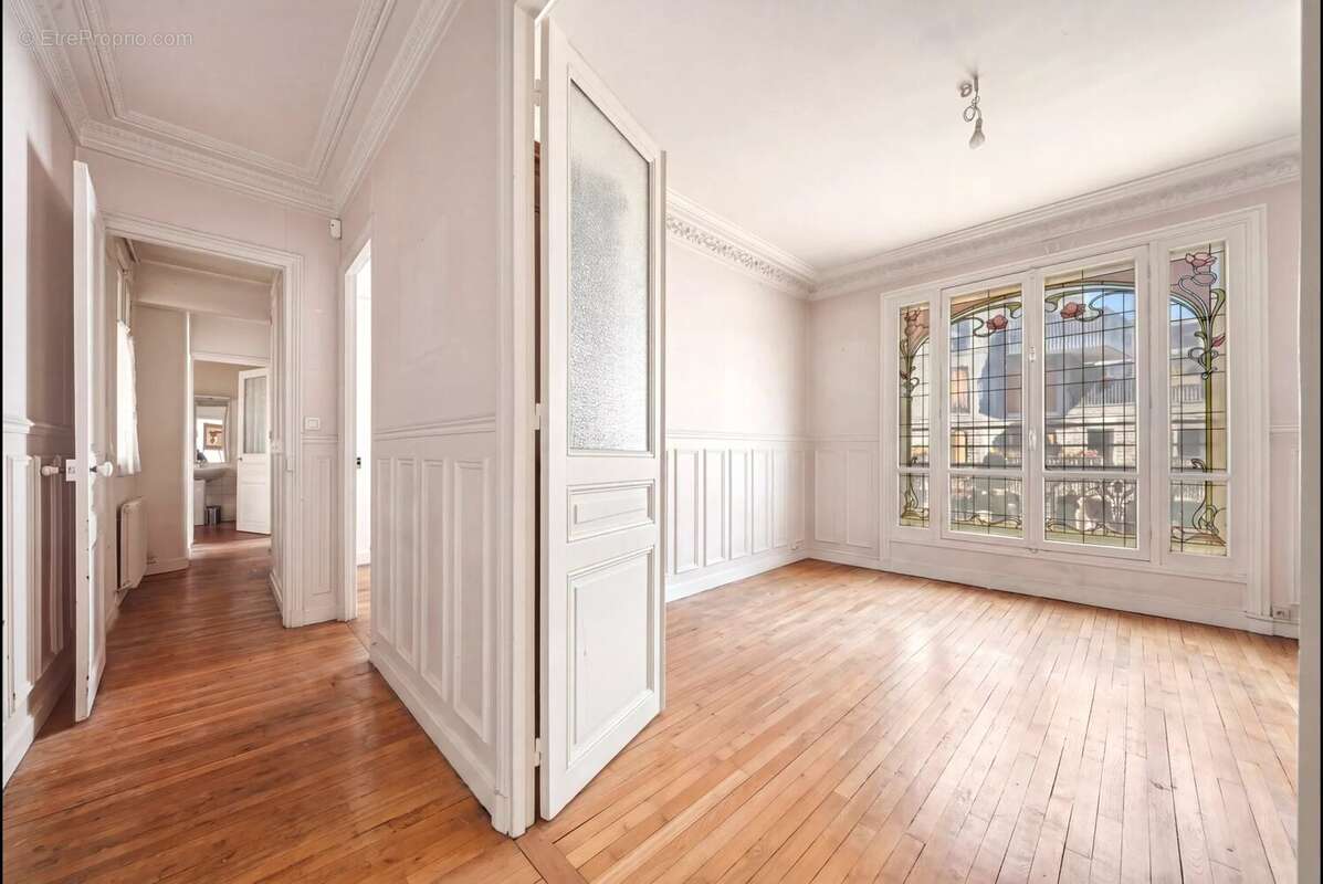 Appartement à PARIS-17E