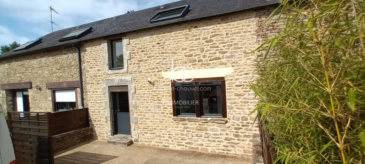 Maison à SAINT-AVE
