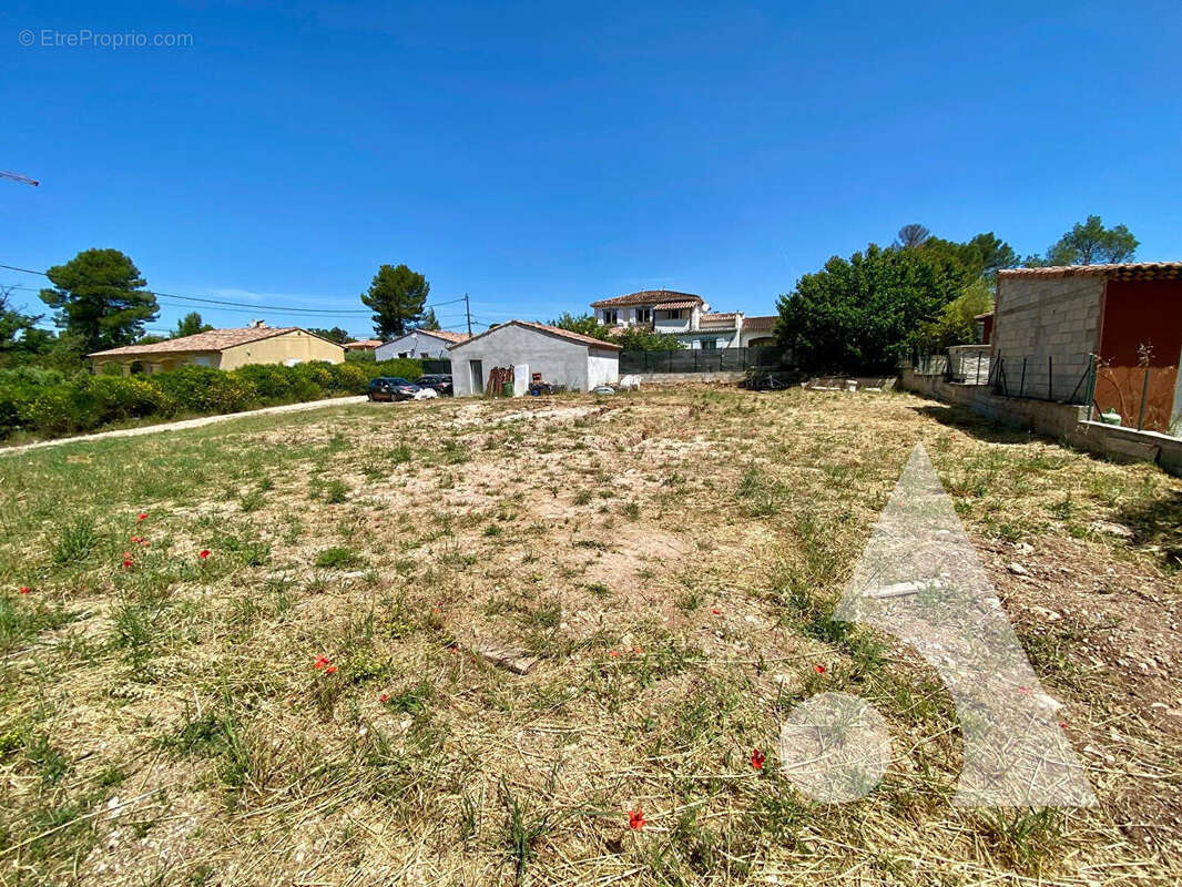 Terrain à FOX-AMPHOUX