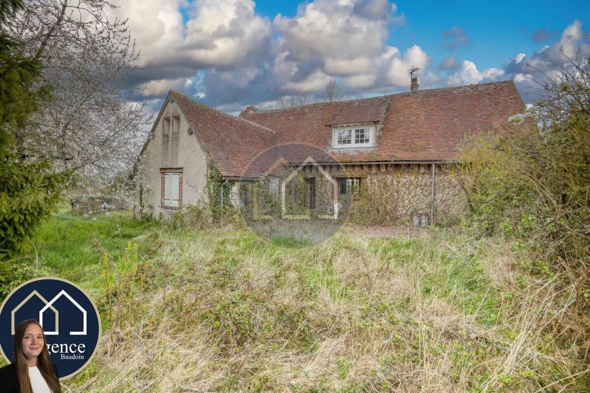 Maison à TREMBLAY-LES-VILLAGES