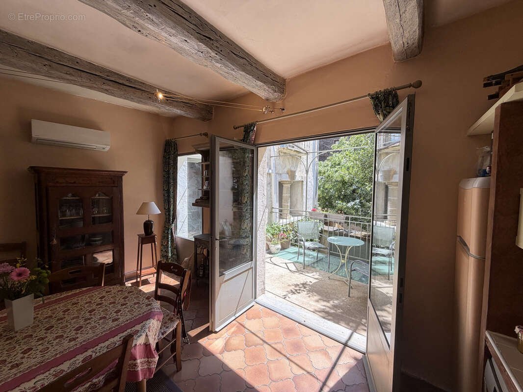 Maison à SAINT-QUENTIN-LA-POTERIE