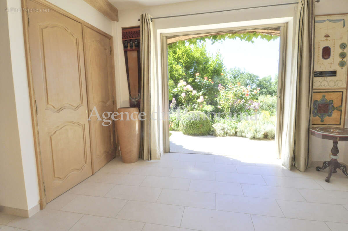 Du charme et du calme pour cette belle villa - photo 18