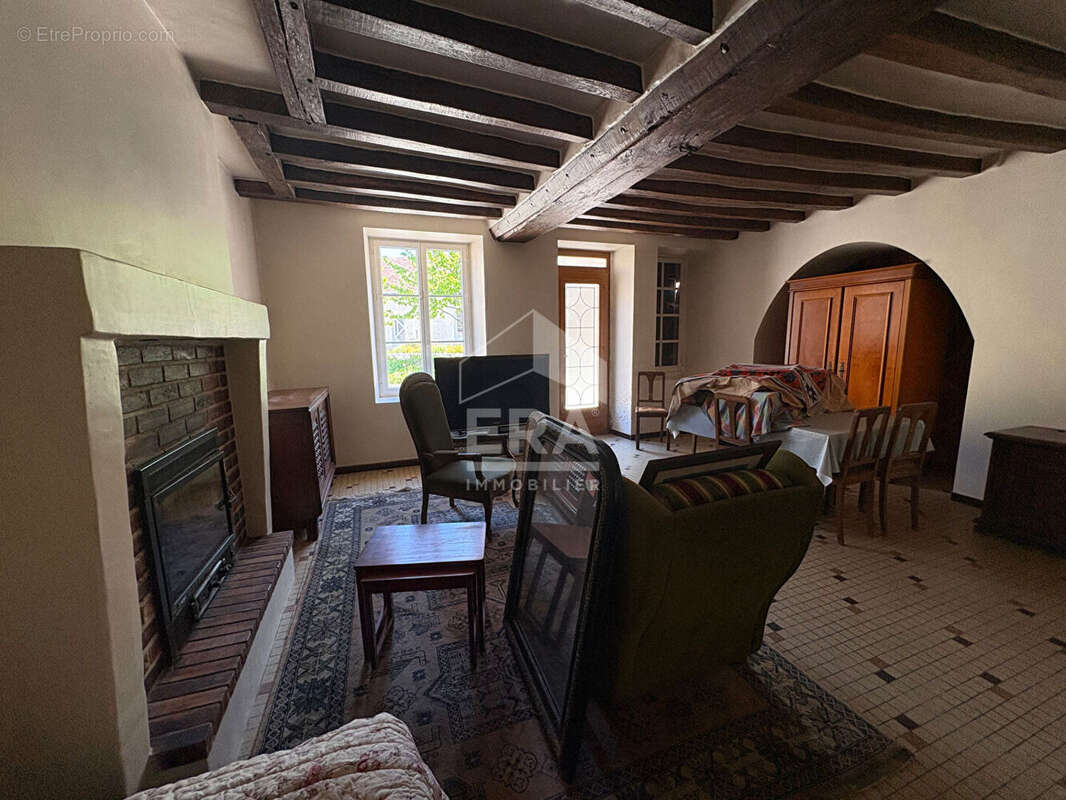 Maison à AILLIERES-BEAUVOIR