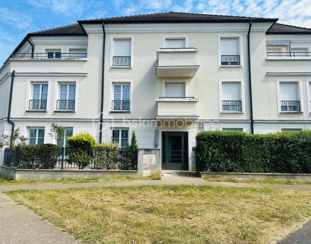 Appartement à SAVIGNY-LE-TEMPLE