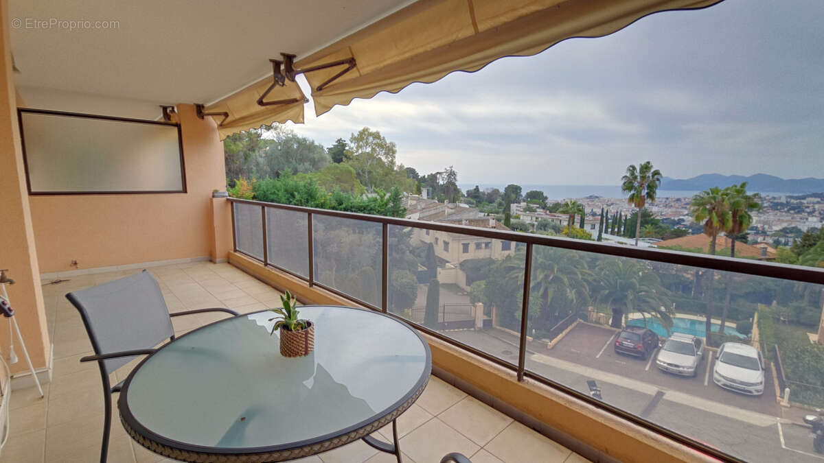 LE CANNET à vendre 3 pièces 87 m2 vue mer terrasse garage et cave au calme absolu - photo 2