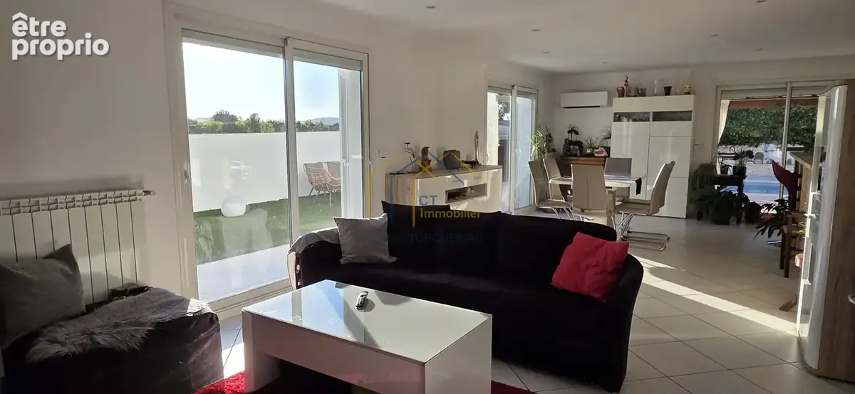 Grande villa avec 5 chambres, piscine et vue dégagée - photo 6