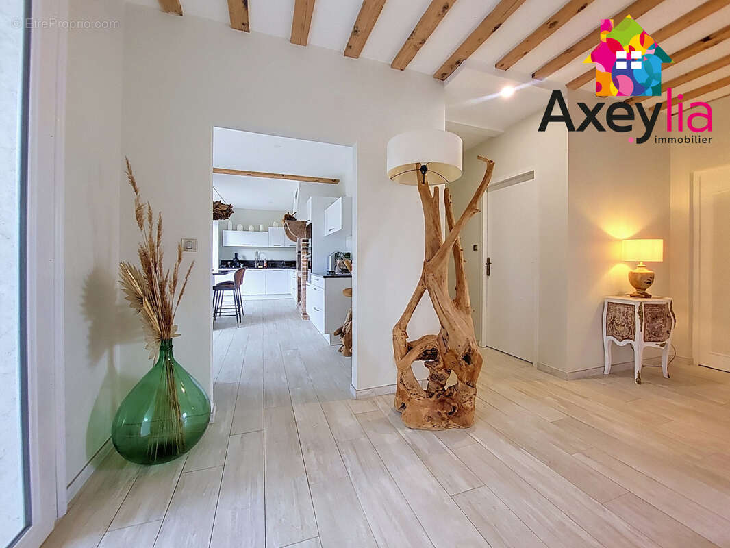 A vendre - st forgeux lespinasse - maison 5 chambres avec terrain - photo 4