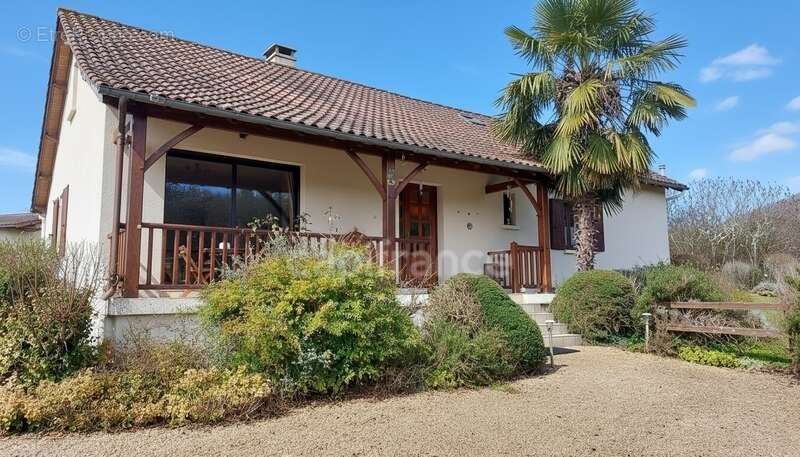 Maison à Sergeac de 151m², 6 pièces, au calme, sans vis à vis, sans travaux avec vue dégagée + garage XXL + chalet - photo 8