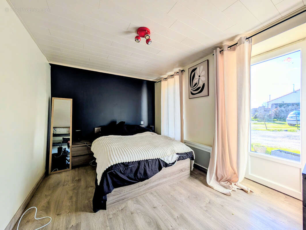 Maison à LES HERBIERS