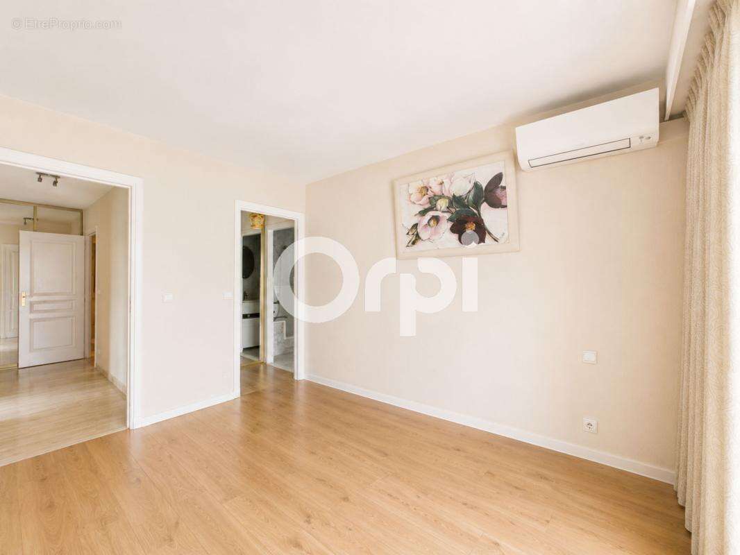 Residence de standing - garage - rez de jardin - minelle - beaux volumes - photo 6