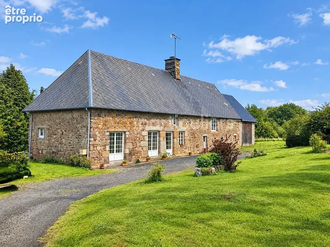 Maison en pierre, 3 chambres, 8 000 m2 de terrain. - photo 1