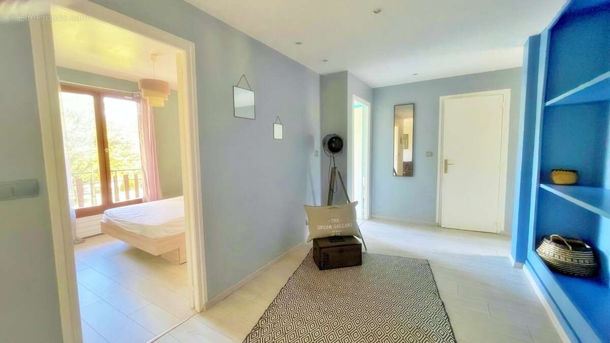 A vendre, En Maurienne, appartement T6, Balcon, Garage, Cave, Résidence sécurisée - photo 2