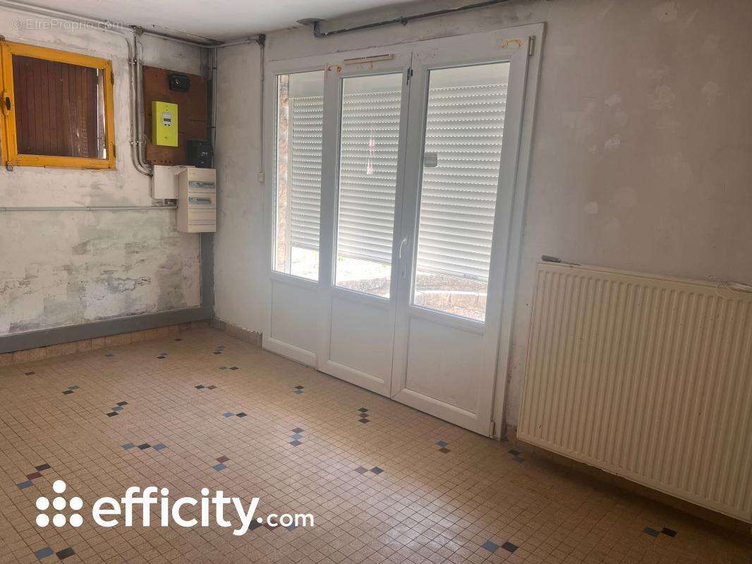 Maison 90 m² à La Riviere-De-Corps  - photo 14