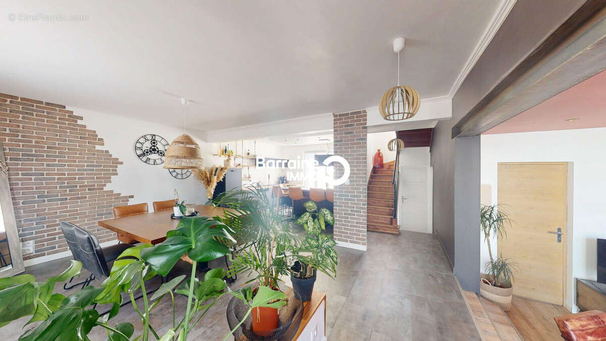 Maison à LE RELECQ-KERHUON