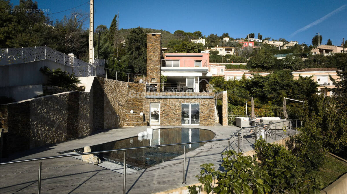 Maison à MANDELIEU-LA-NAPOULE