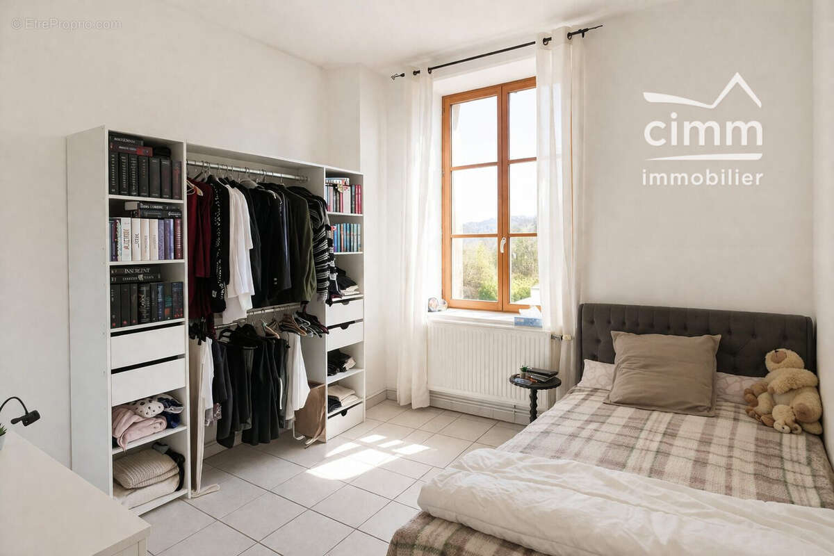 Appartement à SAINT-SIMEON-DE-BRESSIEUX