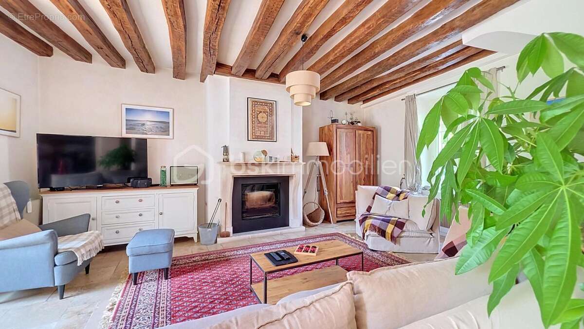 Maison de caractère 210 m² habitables (226 m² au sol) avec piscine chauffée, dépendances et jardin arboré - photo 8