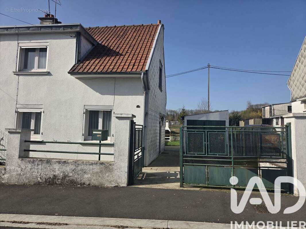 Photo 9 - Maison à ETRUN