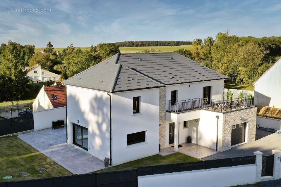 Terrain 467 m² à Maurecourt  - photo 2
