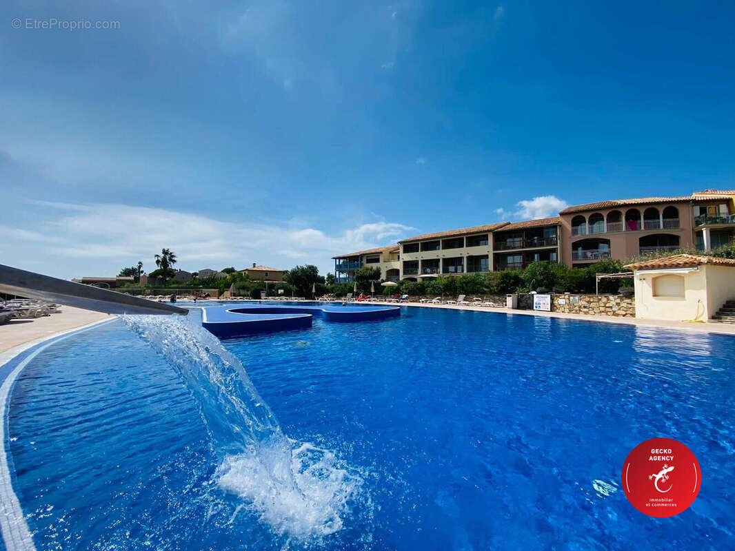 Appartement à ROQUEBRUNE-SUR-ARGENS