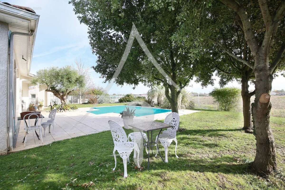 Maison à LAVERNOSE-LACASSE