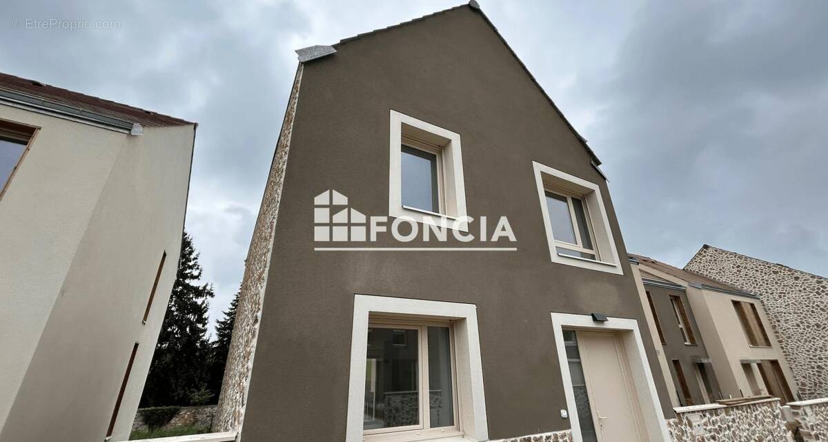 Maison à SAINT-CHERON