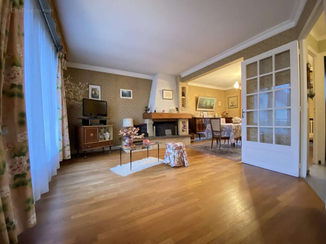 Maison à VIRY-CHATILLON