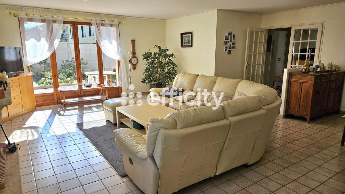 Maison à CHAMPIGNY-SUR-MARNE