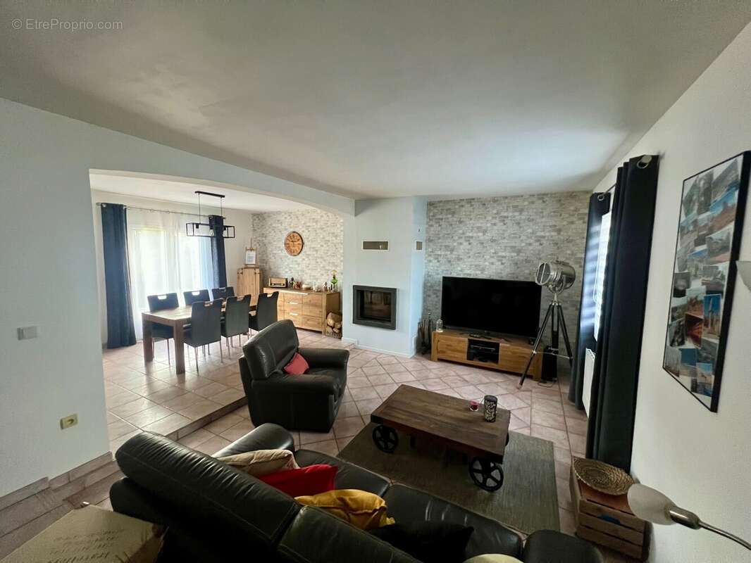 Maison à BRUYERES-LE-CHATEL