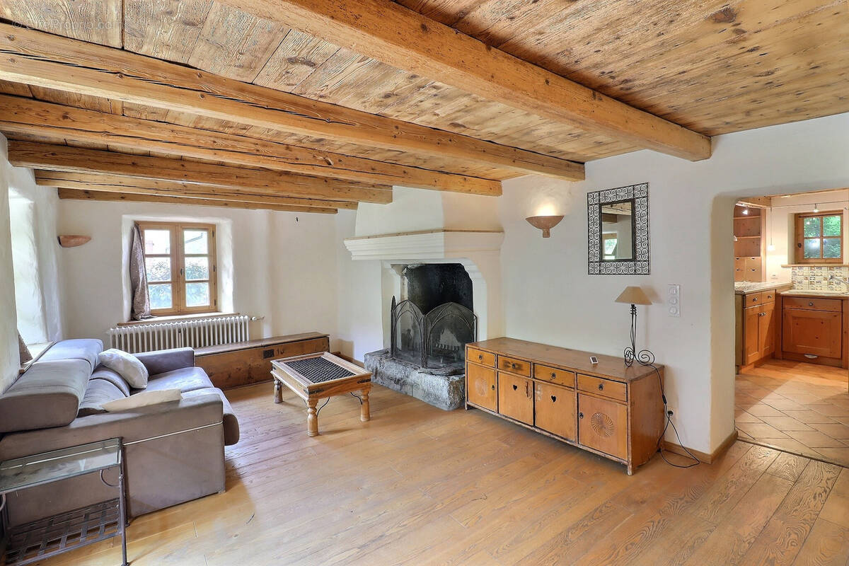 Appartement à LES ALLUES