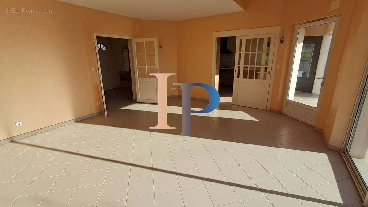 Maison à PARAY-LE-MONIAL