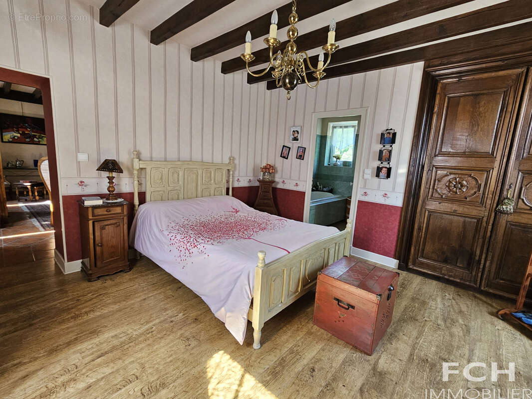 Maison à ESPINASSE-VOZELLE