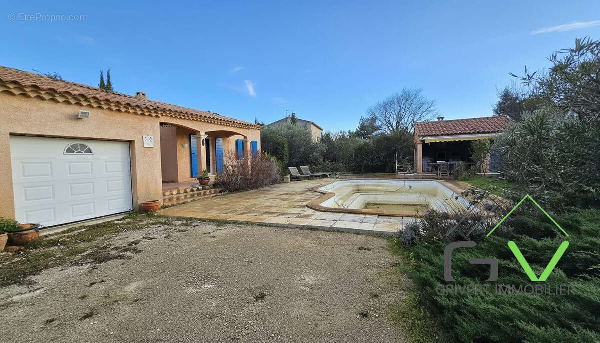 Maison à SAINT-HILAIRE-D'OZILHAN