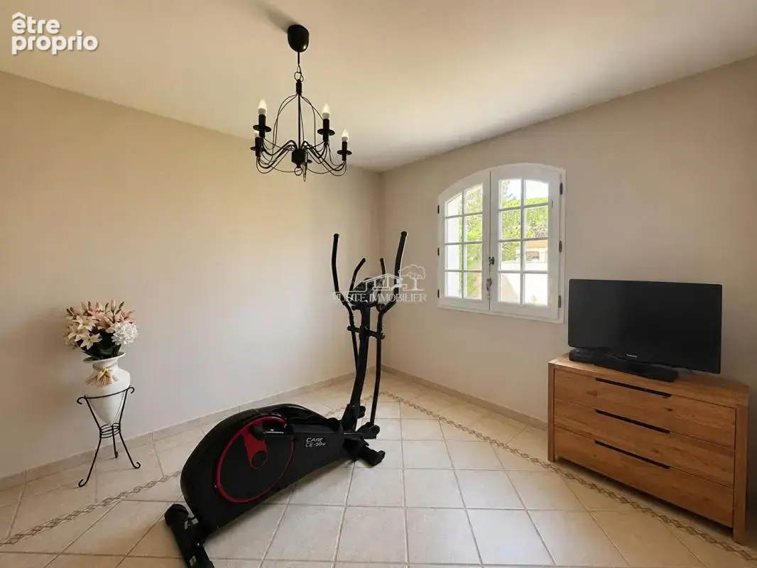 Villa 5 pièces avec piscine et garage - Marignane - photo 16