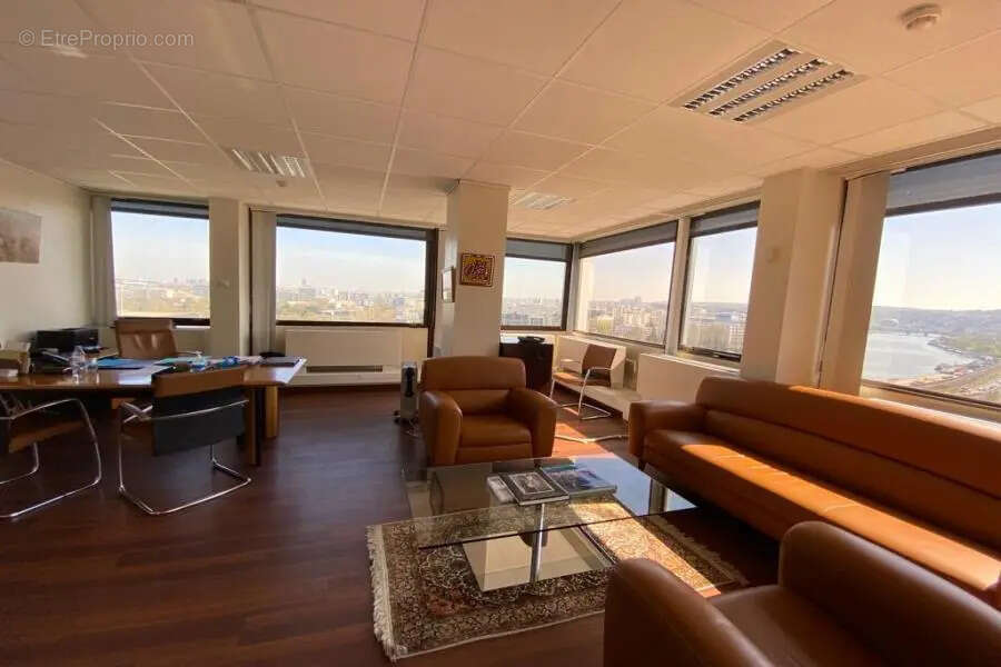 Commerce à SAINT-CLOUD