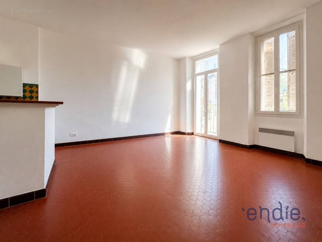Appartement à FLASSANS-SUR-ISSOLE