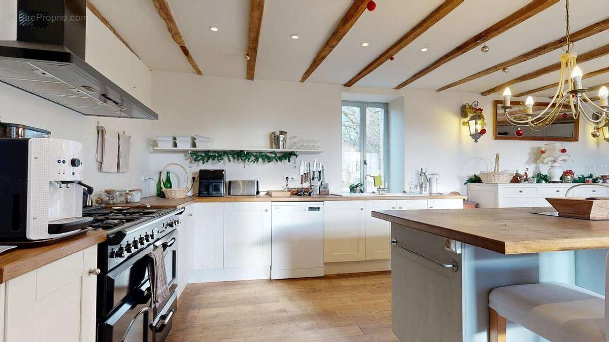 Maisontresbellevue3chambresunbureaupiscineetdepend - Maison à BESSE